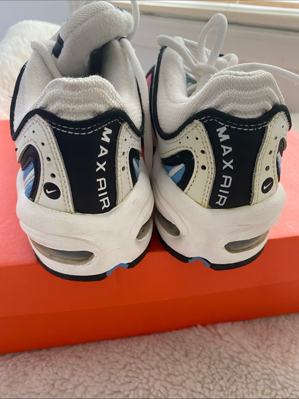 Nike shoes size 7 in womens - Picture 10 of 13